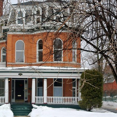 Oscar'S Bed & Breakfast Buffalo Bagian luar foto